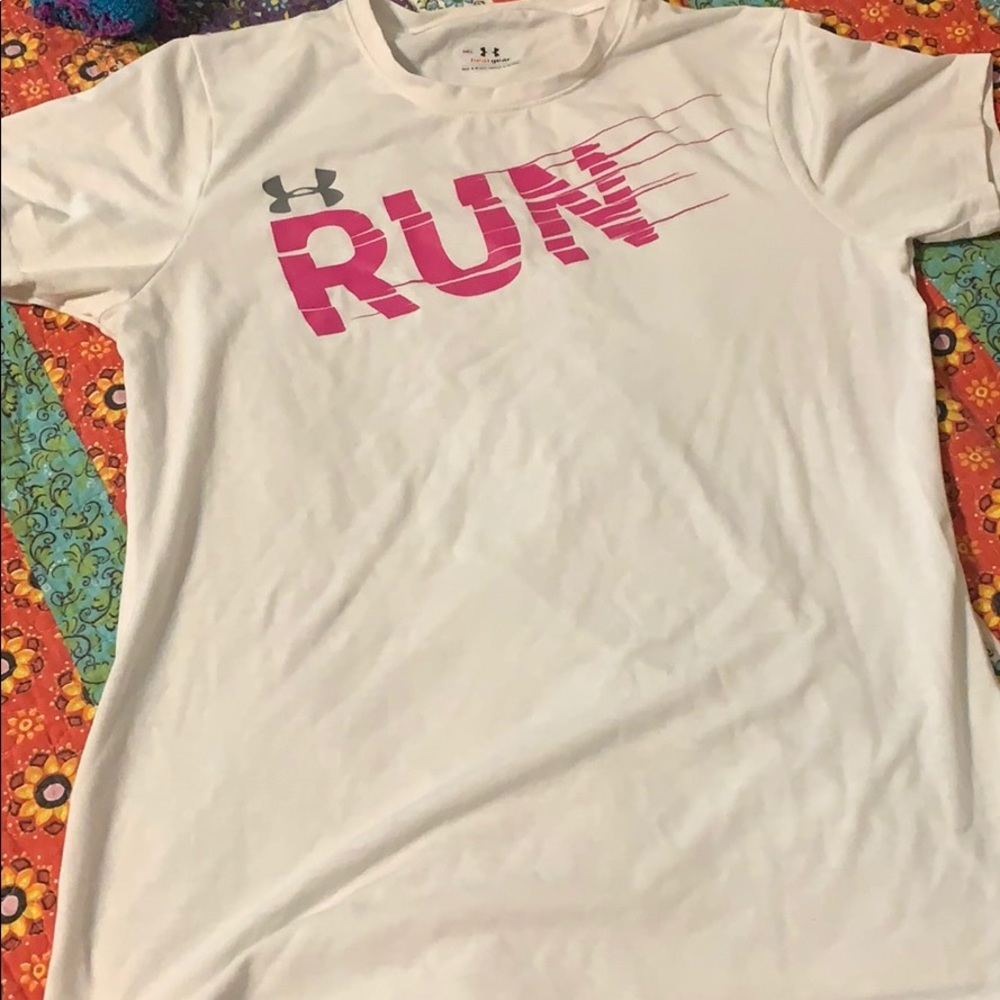 Women’s under armour top